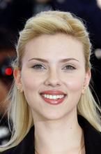 Asportowa Scarlett Johansson woli kanapę