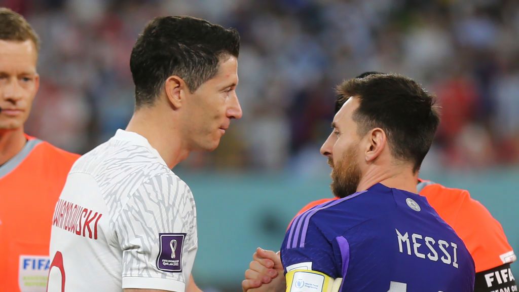 Getty Images / Stefan Matzke - sampics/Corbis / Na zdjęciu: Robert Lewandowski i Lionel Messi