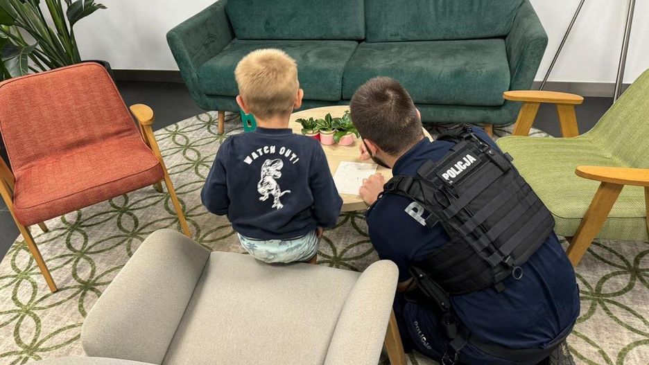 Czterolatek przyszedł sam do banku