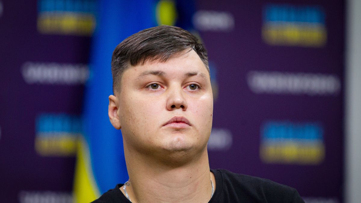 KYIV, UKRAINE - SEPTEMBER 5, 2023 - Defected Russian Mi-8 helicopter pilot, Captain Maksim Kuzminov attends a press conference to share details of the Synytsia (Tit) special operation of the Ukrainian Defence Intelligence. As reported, a Russian pilot flying a Mi-8 AMTSh helicopter loaded with parts for Sukhoi fighter jets crossed into Ukraine on August 2023.  (Photo credit should read Kirill Chubotin / Ukrinform/Future Publishing via Getty Images)