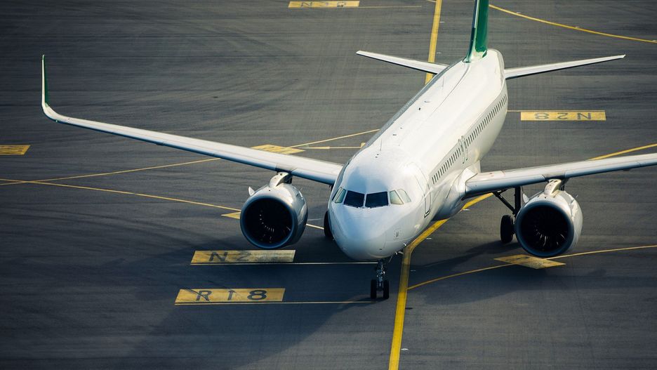 Jakie przeglądy muszą przejść samoloty przed startem?