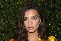 Kartka świąteczna od Emily Ratajkowski. Pokazała się nago