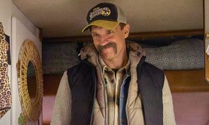 Gaz do dechy. Wąsaty kierowca tira w walce o rodzinny spadek