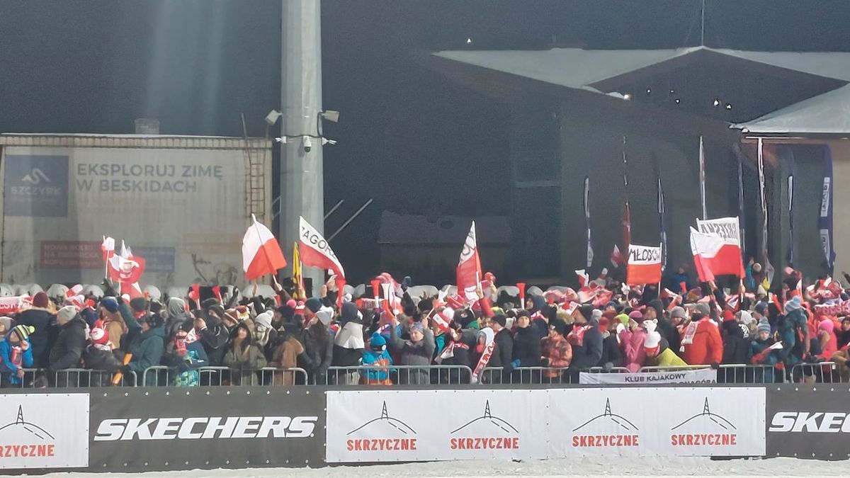 WP SportoweFakty / Szymon Łożyński / Kibice pod skocznią w Szczyrku