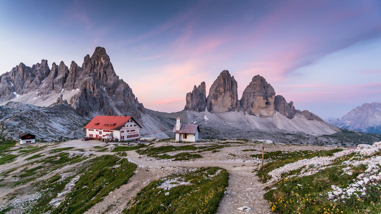 Wymowny napis w Dolomitach. Sprawca przesadził