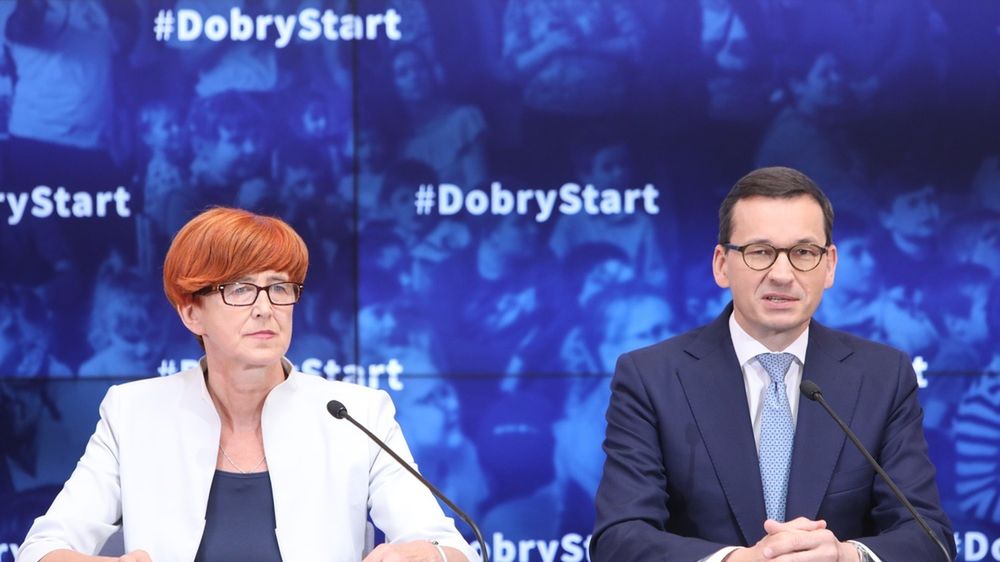 Minister Elżbieta Rafalska i premier Mateusz Morawiecki odpowiadają za sytuację na rynku pracy.