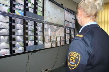 500 zł za kopnięcie kosza. Mężczyzna nie zdążył odejść daleko
