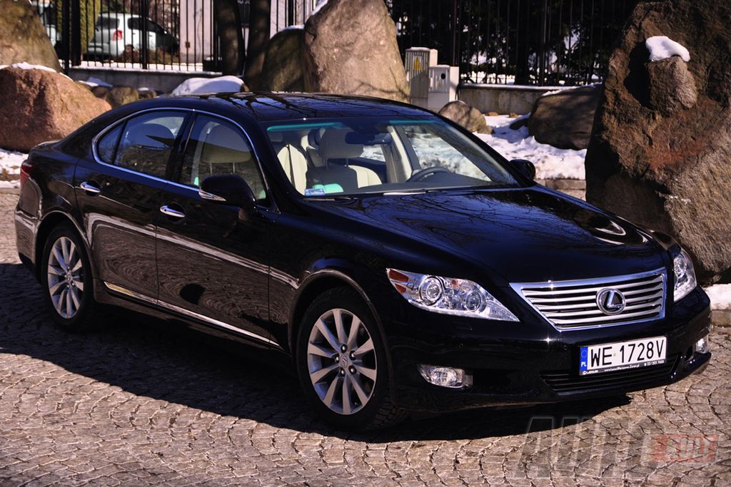 Lexus LS460 (Fot. Marcin Pogorzelski)