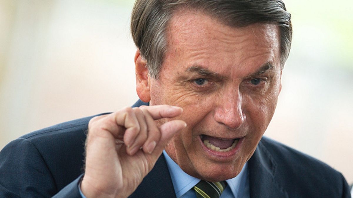 Jair Bolsonaro regularnie pojawiał się publicznie bez maseczki ochronnej