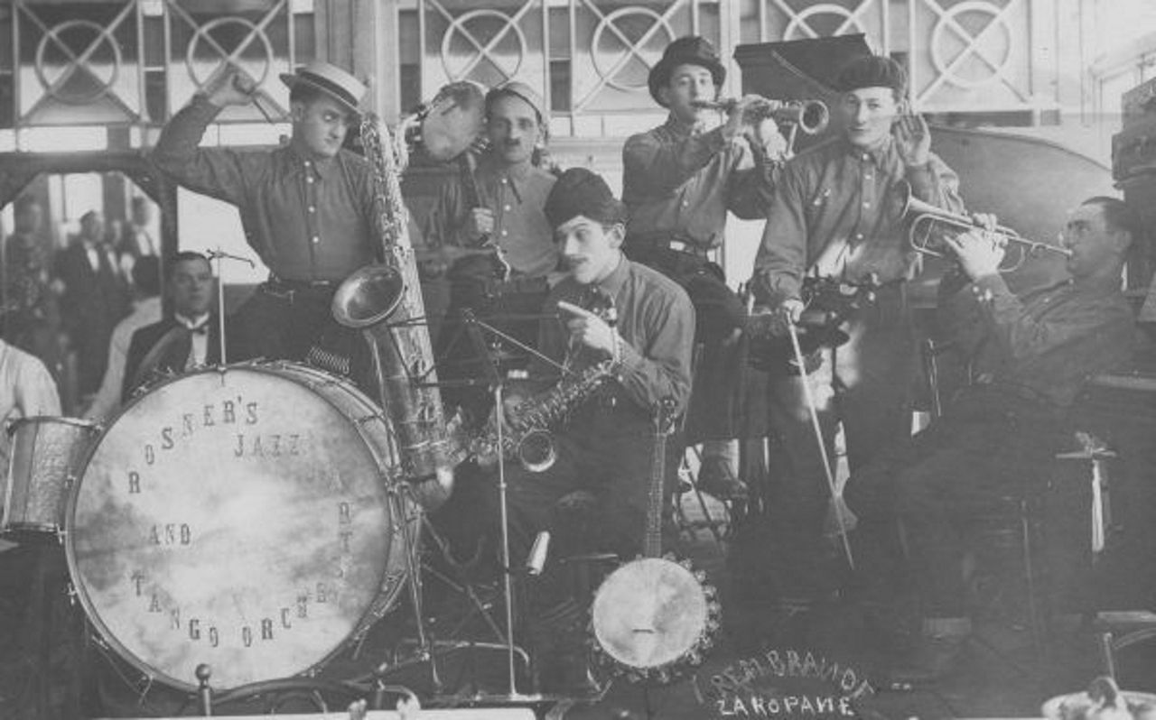 Orkiestra jazzowa podczas występu w Zakopanem, 1925-1939