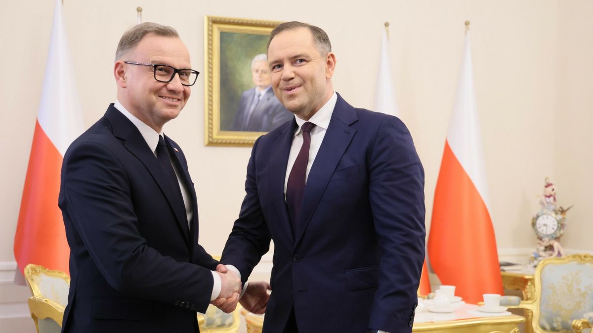 Duda wręczył Nawrockiemu swoją książkę. "Będziesz mnie lepiej znał"