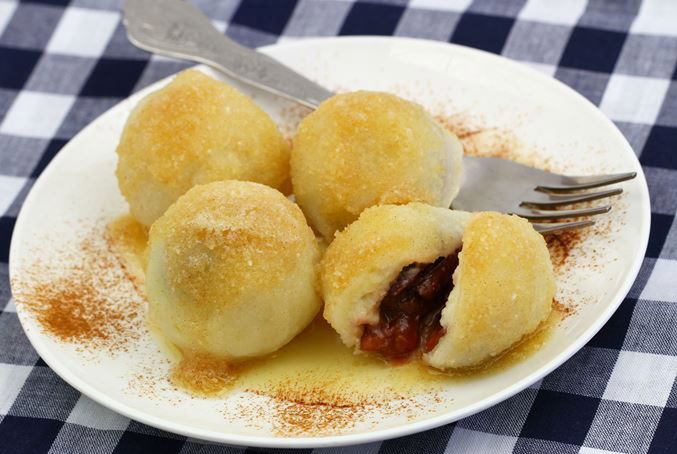 Przepyszne knedle ze śliwkami