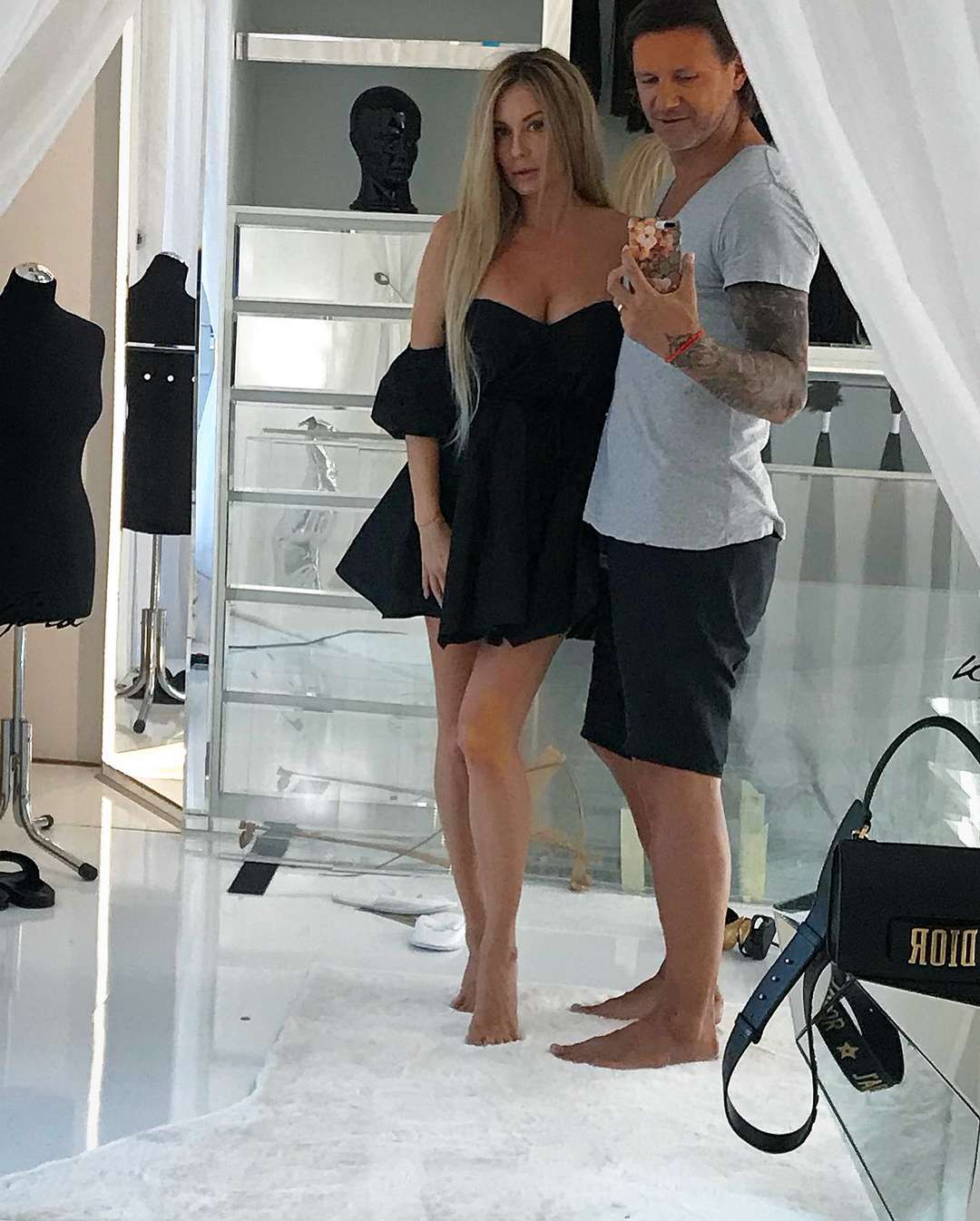 Małgorzata Rozenek w czarnej mini