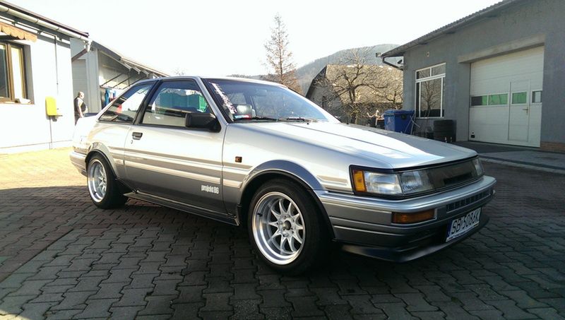 TOYOTA COROLLA AE86 1986 – 40000 PLN