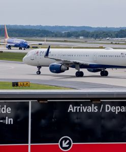 70 pasażerów poczuło dziwne objawy. Awaryjne lądowanie w USA