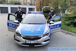 Wrocław. Tonąca kobieta wyciągnięta z Odry. Policjanci bez namysłu wskoczyli do rzeki