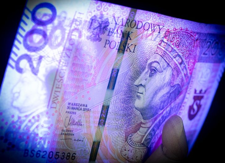 Jest ruch na złotym. Eksperci tłumaczą powody