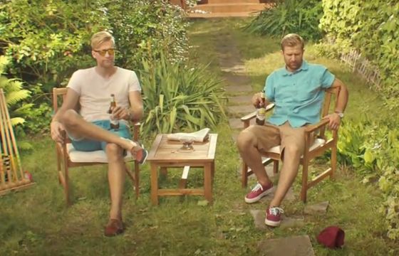 „Prawdziwie rześki sposób na orzeźwienie” reklamuje Tyskie Radler (wideo)