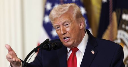 Trump prosi o pomoc w walce z "całkowicie pokonanym" Iranem