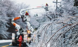 Pogodowy chaos w Kanadzie. Tysiące osób bez prądu i odwołane loty