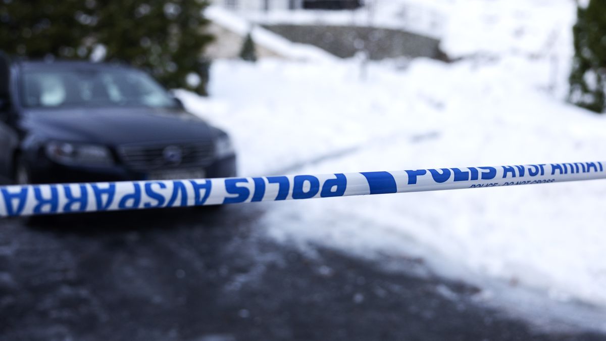 Gross Illegal Intelligence Activities Stockholm
STOCKHOLM, SWEDEN - NOVEMBER 22: Police at the house where a married couple suspected of gross illegal intelligence activities was arrested in a spectacular raid involving Black Hawk helicopters on November 23, 2022 in Stockholm, Sweden. (Photo by Nils Petter Nilsson/Getty Images)
Nils Petter Nilsson