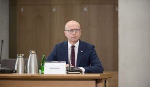 Świadek o interwencjach. Wymienia nazwisko Czarneckiego [TRANSMISJA]