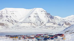 Norweskie miasto bez wody z kranu. Odmarzający wieczny lód uwolnił metale ciężkie
