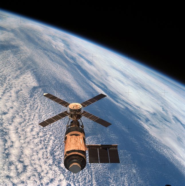 Stacja Skylab na orbicie ziemskiej