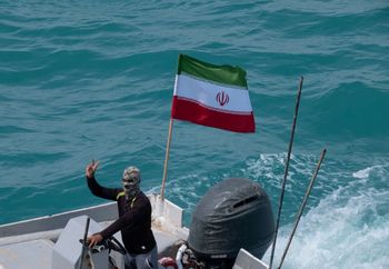 Iran śledzi flotę USA. Drony nad kluczowym szlakiem morskim
