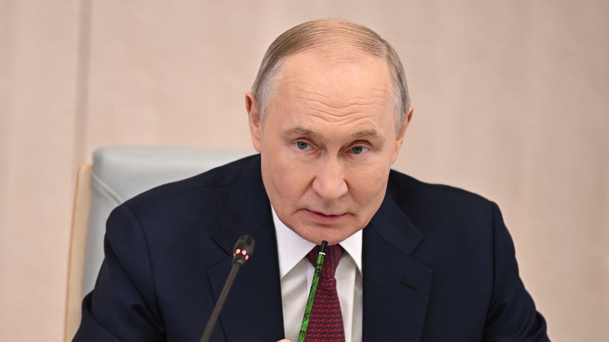 Russian President Vladimir Putin speaks during a meeting with new Central Election Commission (CEC) members in Moscow, Russia, 01 April 2026. EPA/SERGEY BOBYLEV / SPUTNIK/KREMLIN POOL MANDATORY CREDIT Dostawca: PAP/EPA.