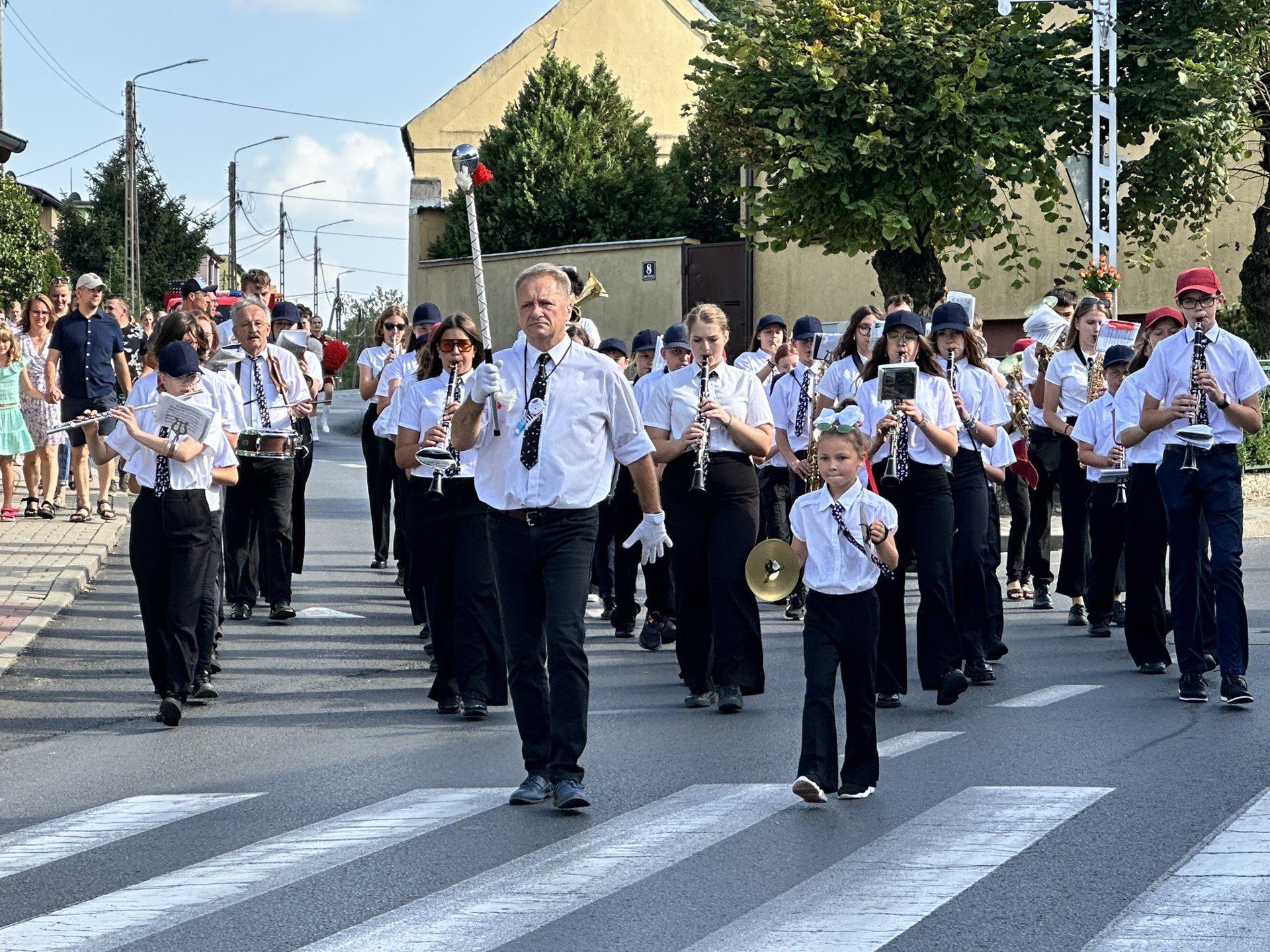Cztery orkiestry zagrały w Szamocinie. Koncert poprzedził widowiskowy przemarsz ulicami miasta. Zobaczcie zdjęcia