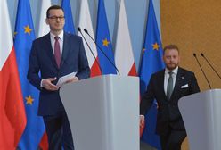 Koronawirus w Polsce. Premier Mateusz Morawiecki ostro o opozycji. "Nie słuchajcie brzęczących much"