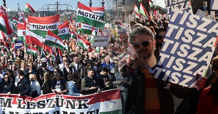 Budapeszt liczy tłumy. Peter Magyar kwestionuje dane