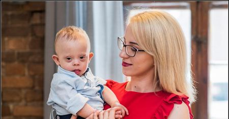 "Myślałam - dlaczego mnie to spotyka?". Mama Karola o życiu z dzieckiem z zespołem Downa