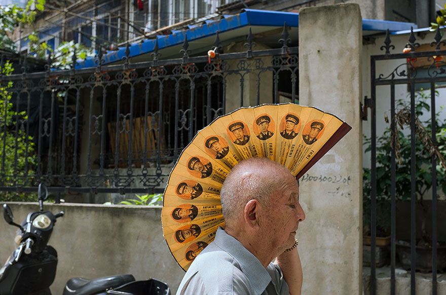 Tao Liu - fotograf amator z Chin, który stał się znany, dzięki humorystycznej fotografii ulicznej 11