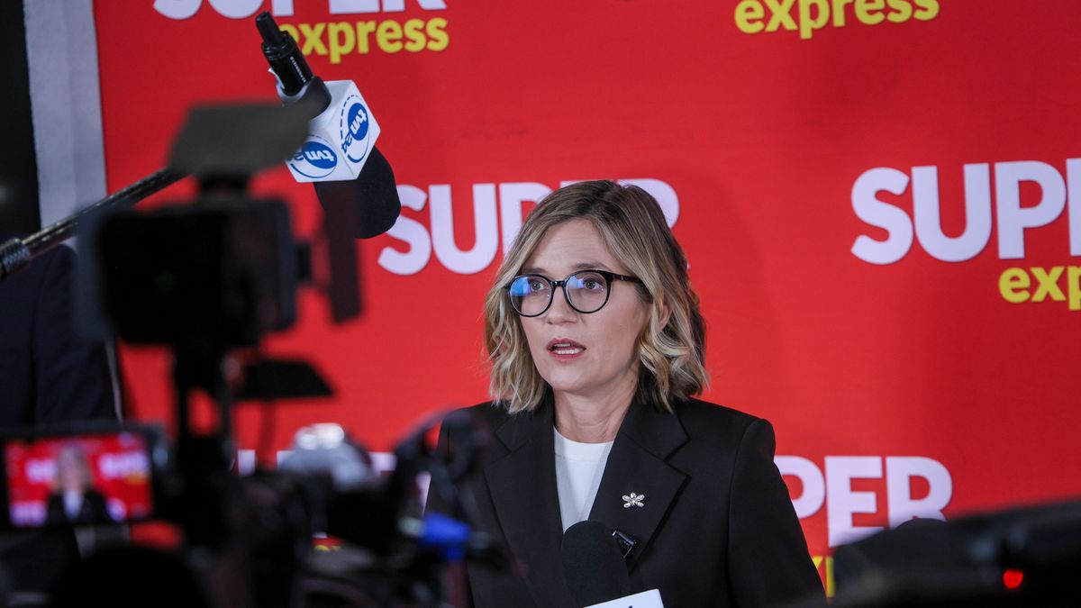 Warszawa, 28.04.2025. Wybory Prezydenta RP 2025 - kampania. Wicemarszałkini Senatu, kandydatka Lewicy w zbliżających się wyborach prezydenta RP Magdalena Biejat po debacie prezydenckiej "Super Expressu", 28 bm. w Studio ZPR Media w Warszawie. (mr) PAP/Rafał Guz