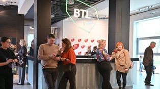 "Słowik" w Białostockim Teatrze Lalek. Zobacz, kto przyszedł na premierę