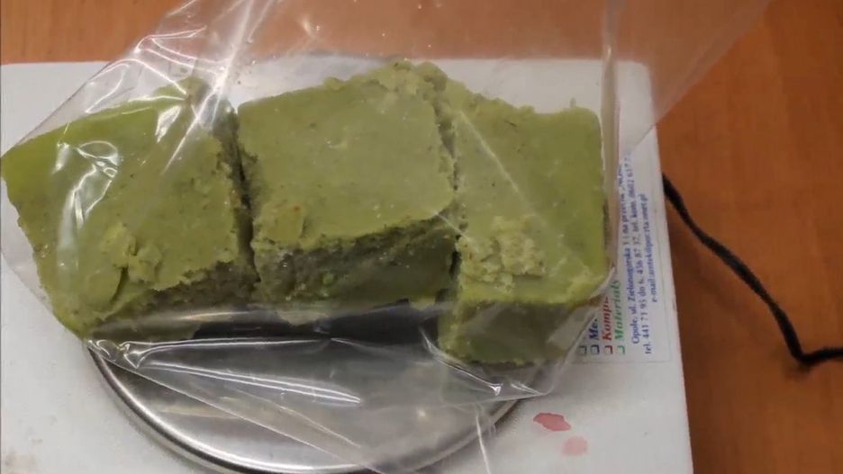 Brzeg. Narkotyki zatopione w... maśle. Nietypowy pomysł 32-latka
