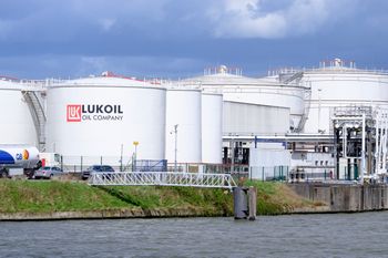 Firma należąca do Łukoilu zaczyna zwalniać. Efekt decyzji Trumpa