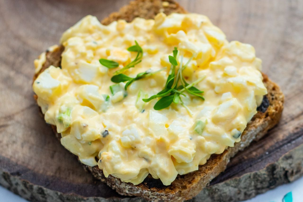 Quick and easy egg salad that transforms breakfast routines