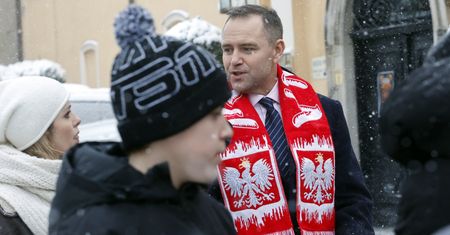 Okrzyki na Jasnej Górze. Tak tłumaczy się Nawrocki