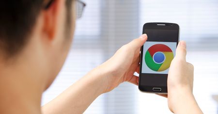 Chrome na Androida z nowym wyglądem już dostępny. Wśród nowości wsparcie dla wycięcia