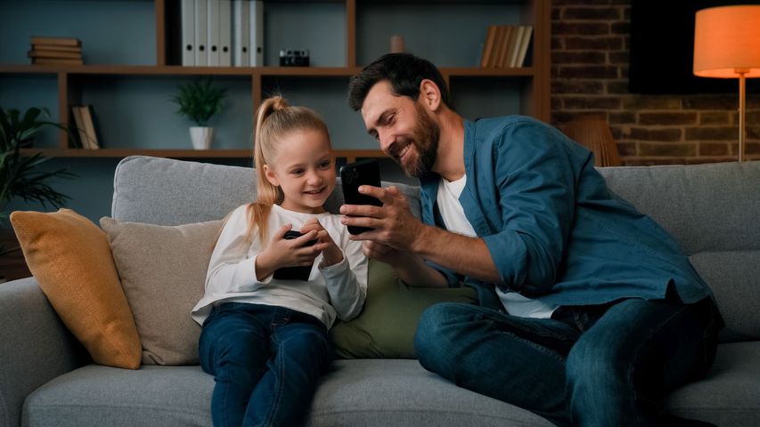 Dziecko online i szkodliwe treści. Jak radzić sobie z zagrożeniami?