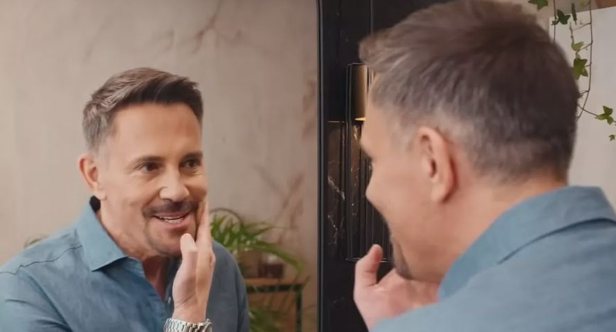 Krzysztof Ibisz w reklamie OBI świętuje 27. urodziny