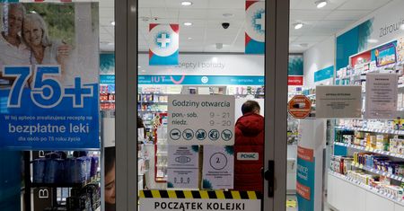 Wielki ruch w aptekach po ataku Rosji na Ukrainę. Polacy wykupują nawet płyn Lugola