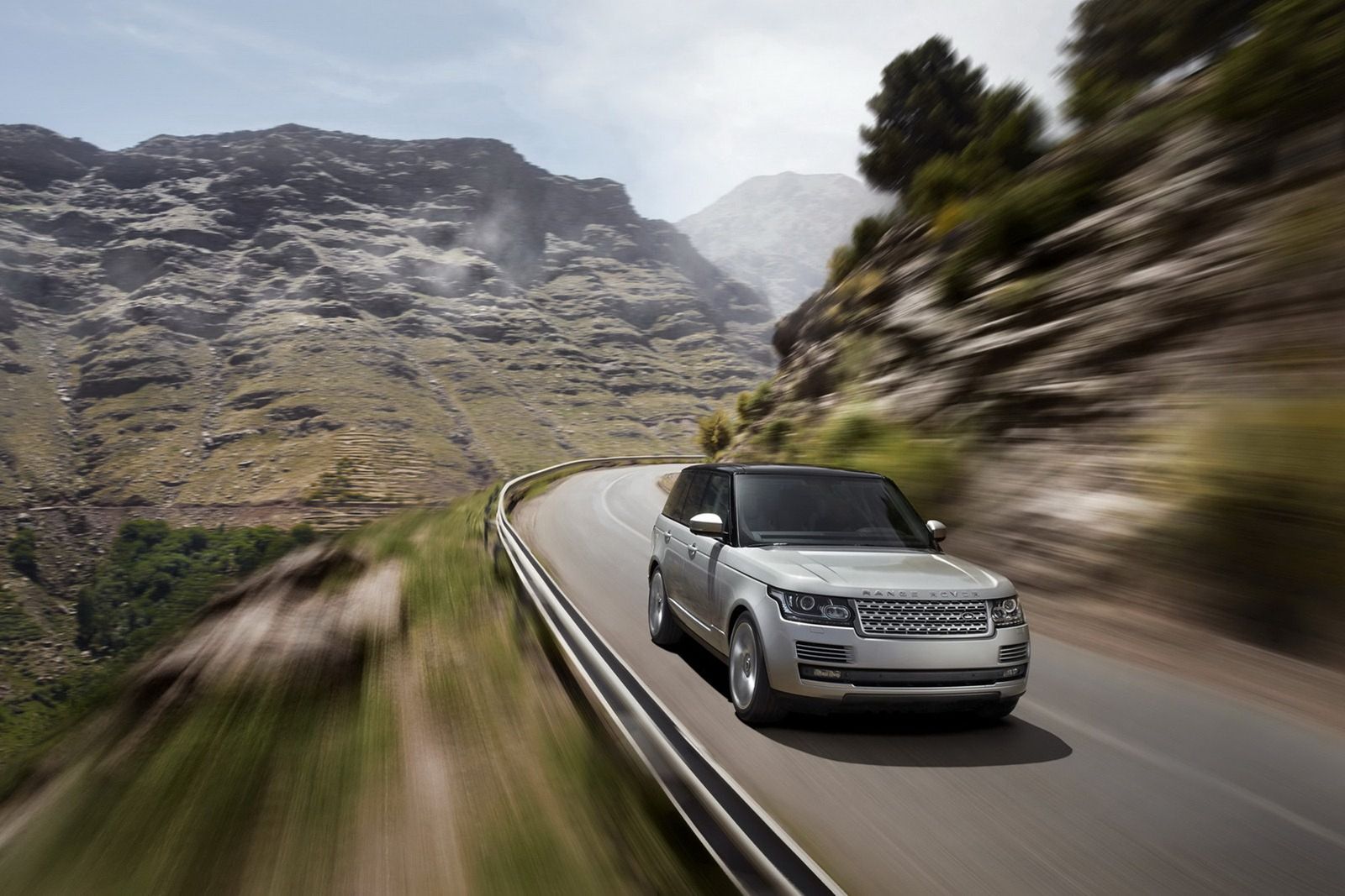 Nowy Ranger Rover (2013) w obszernej galerii 66
