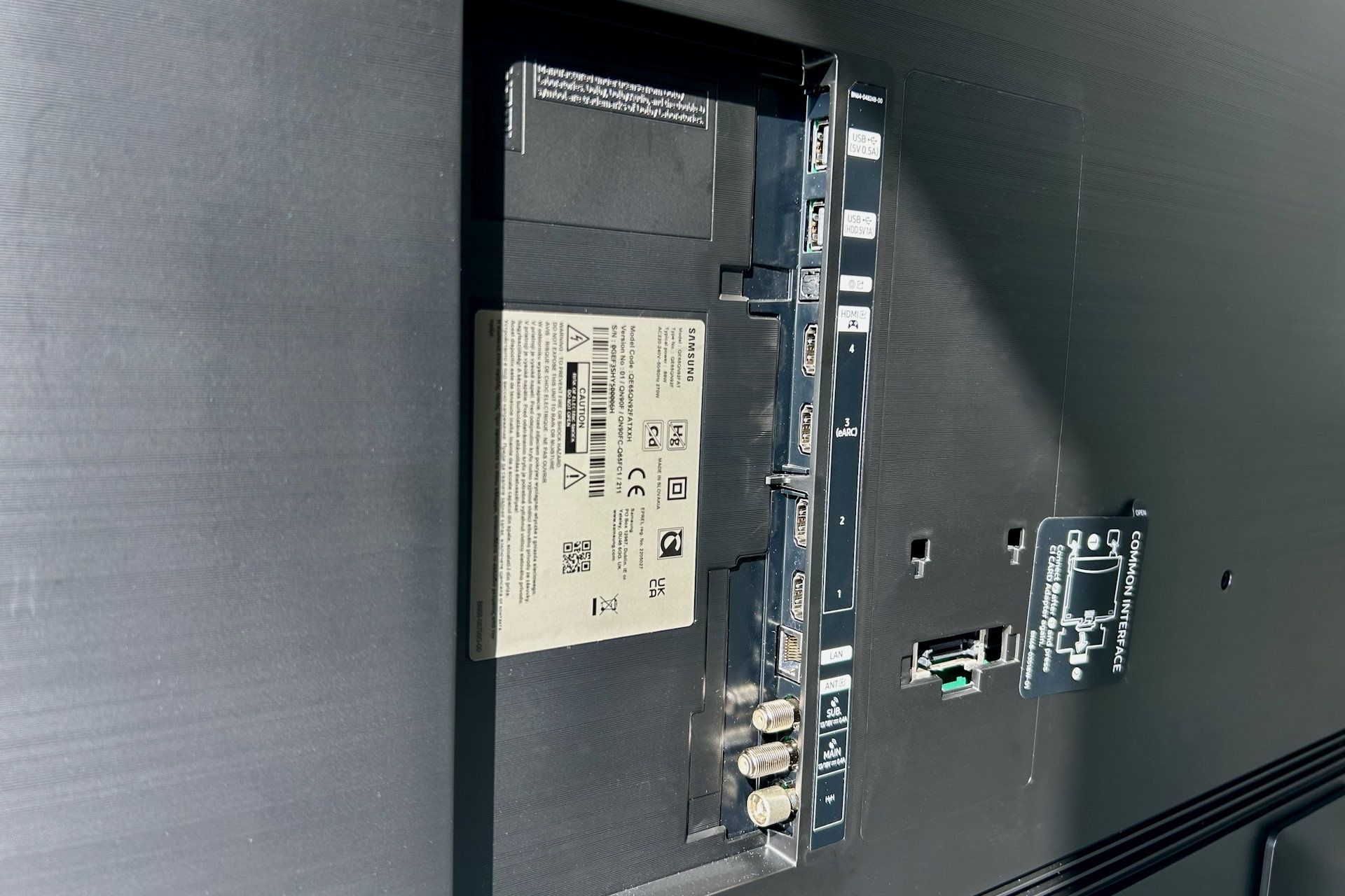 Samsung Neo QLED 65QN92F - złącza