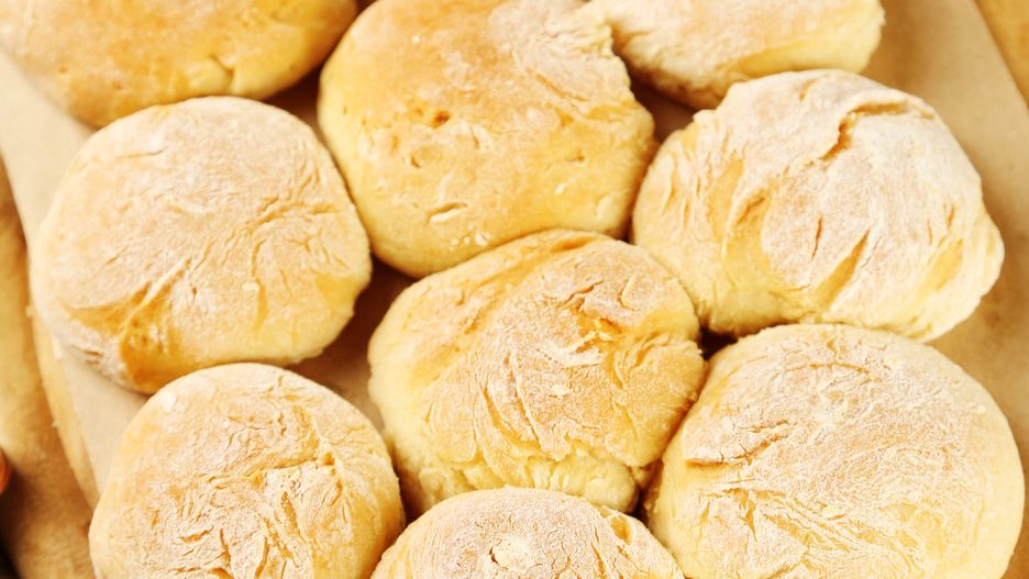 Bułeczki śniadaniowe. Jeszcze lepsze niż z piekarni