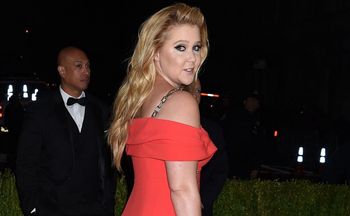 Amy Schumer przeszła laminektomię. Pokazała zdjęcie po operacji