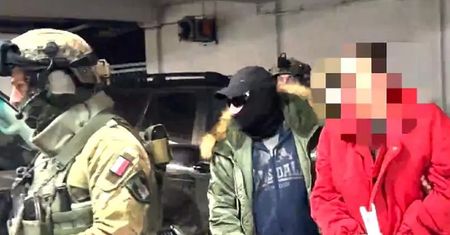 Podpalali i handlowali bronią na zlecenie obcego wywiadu. Prokuratura oskarża